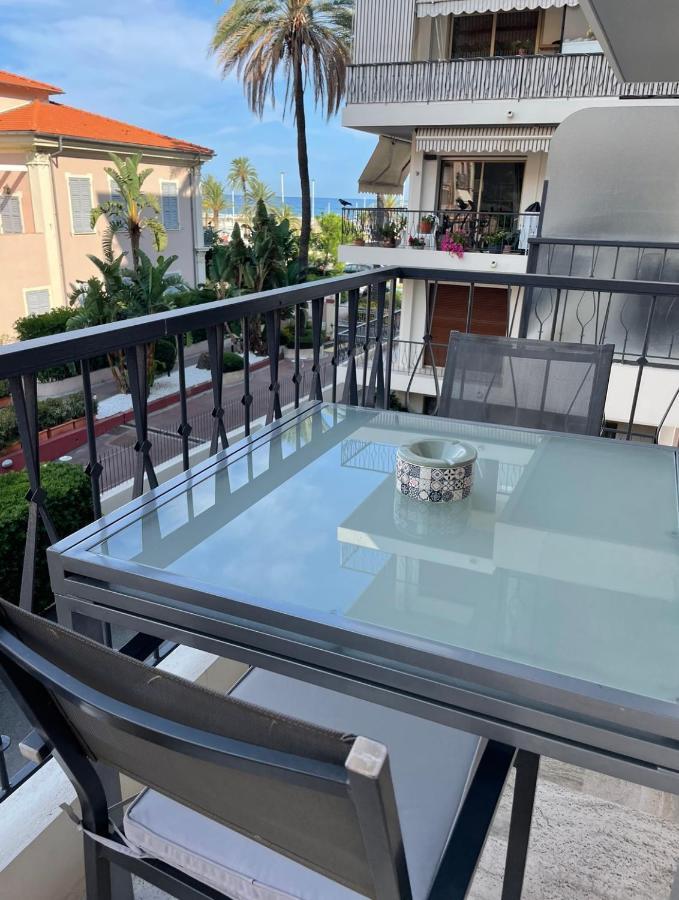 Studio 2 Pers , 40M2 En Bord De Mer Avec Vue Mer マントン エクステリア 写真